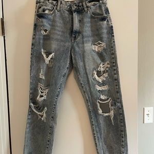 Distressed straight leg KanCan size 9/28